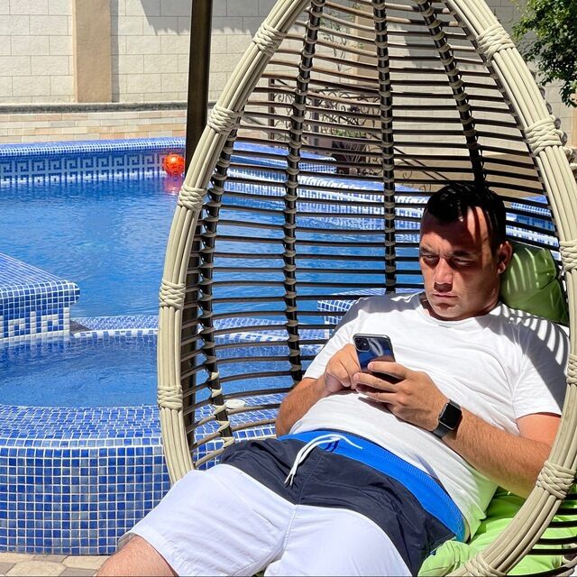  37694346  OYBEK, 40 ,    