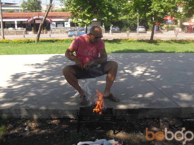  1001956  Hayk, 61 ,    