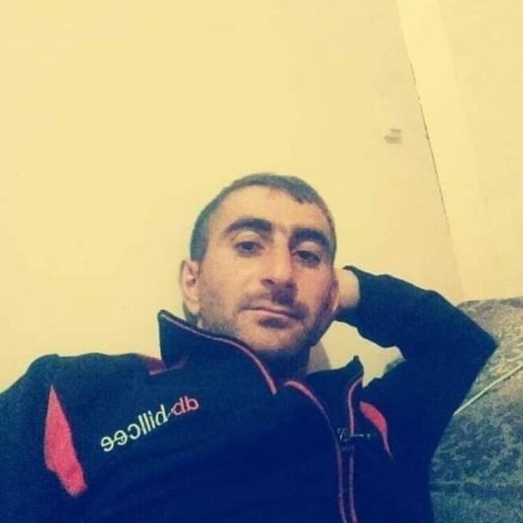  ,   Taron, 34 ,   ,   