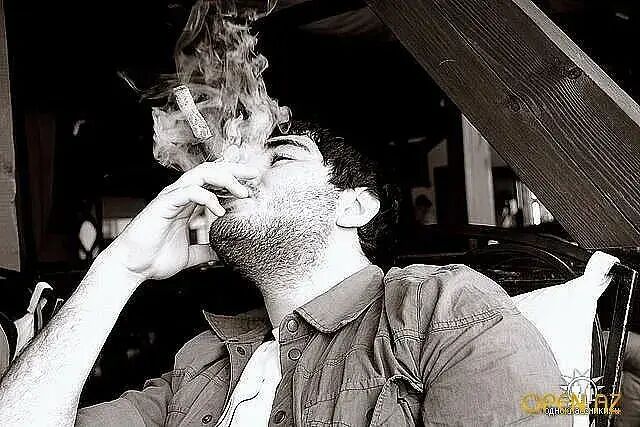  27448186  Davit, 32 ,    