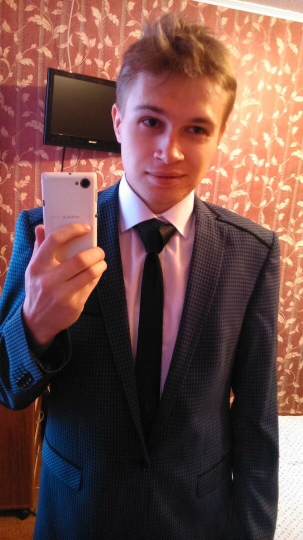 ,   Anton, 32 ,   ,   , c 