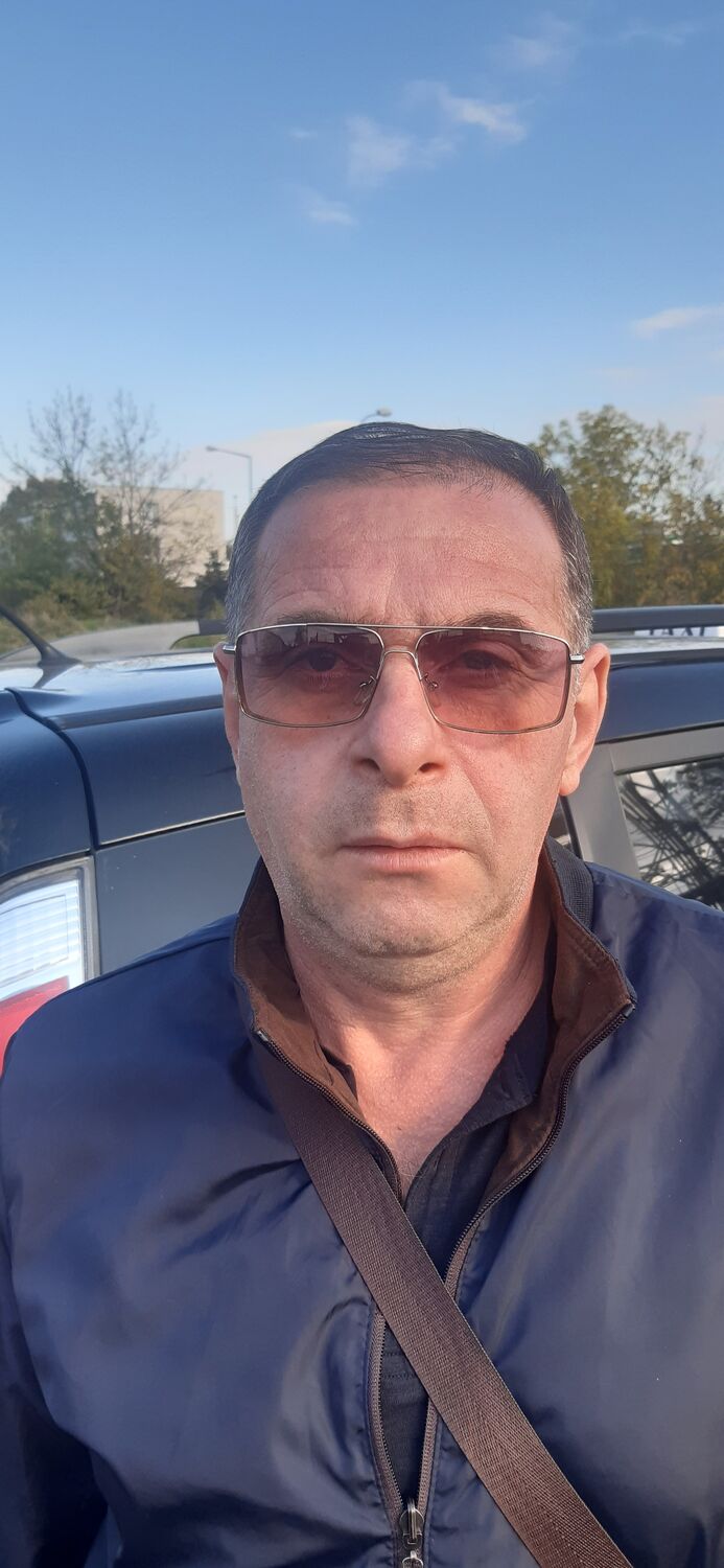  47122776  Besso, 49 ,    