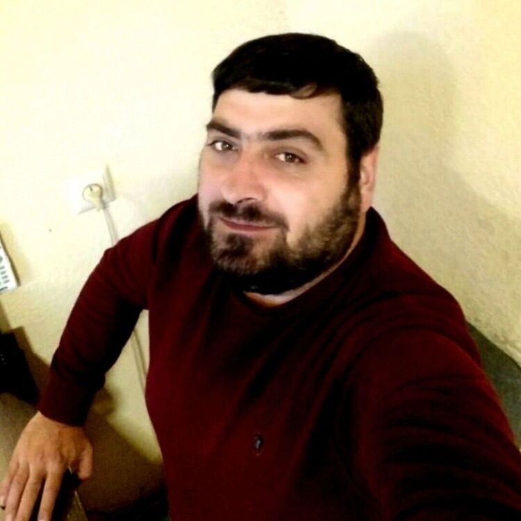  40820386  David, 40 ,    