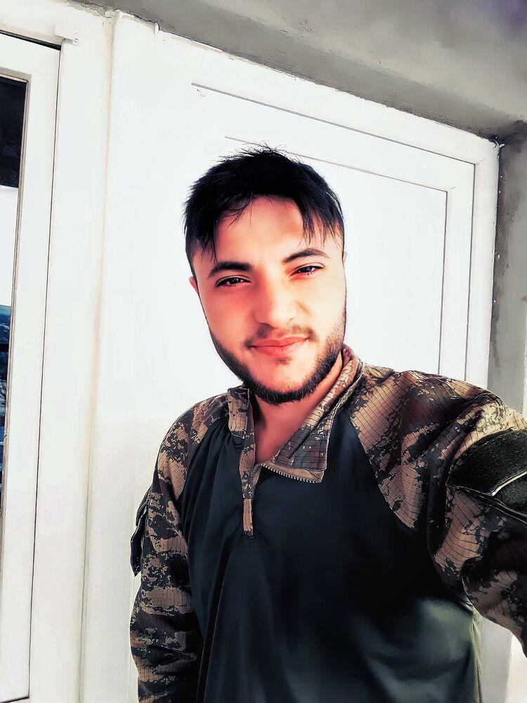  47045956  Mustafa, 27 ,    