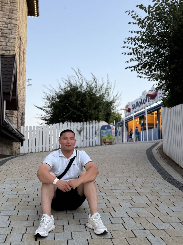  ,   Nuradil, 25 ,   ,   
