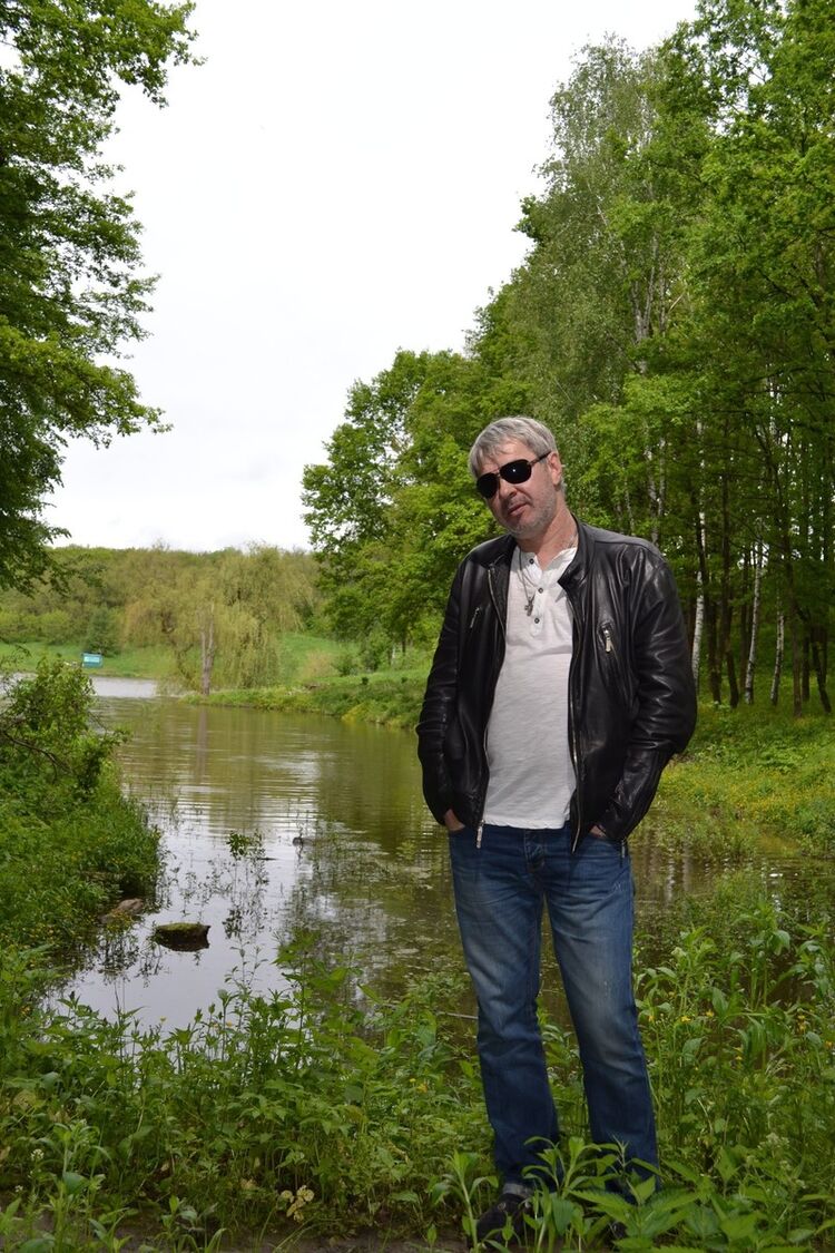 ,   Sasha, 54 ,   