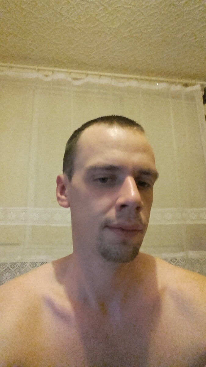 11113276  Sergei, 38 ,    