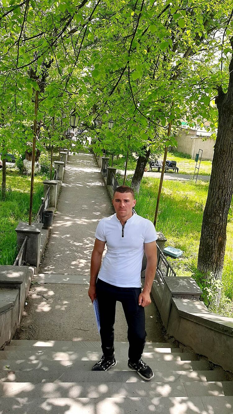 46170756  Narek, 28 ,    