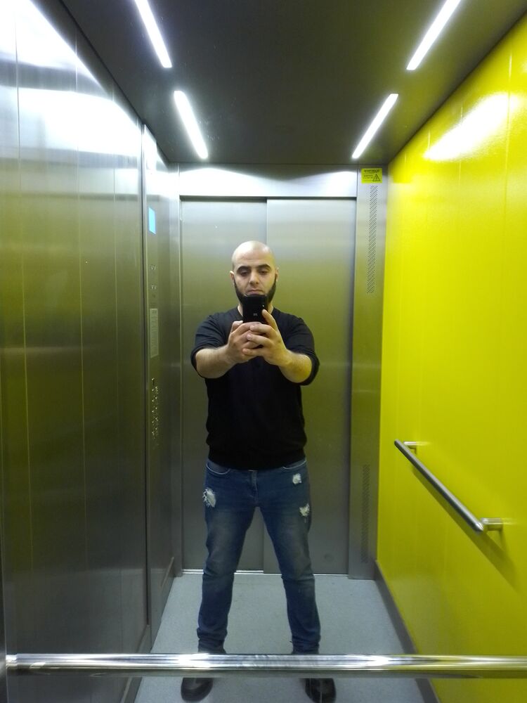  27717346  Artur, 34 ,    