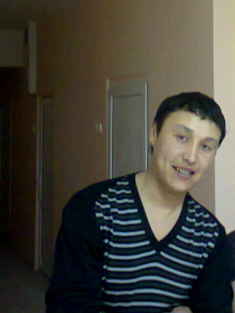  30435976  Mustafo, 38 ,    