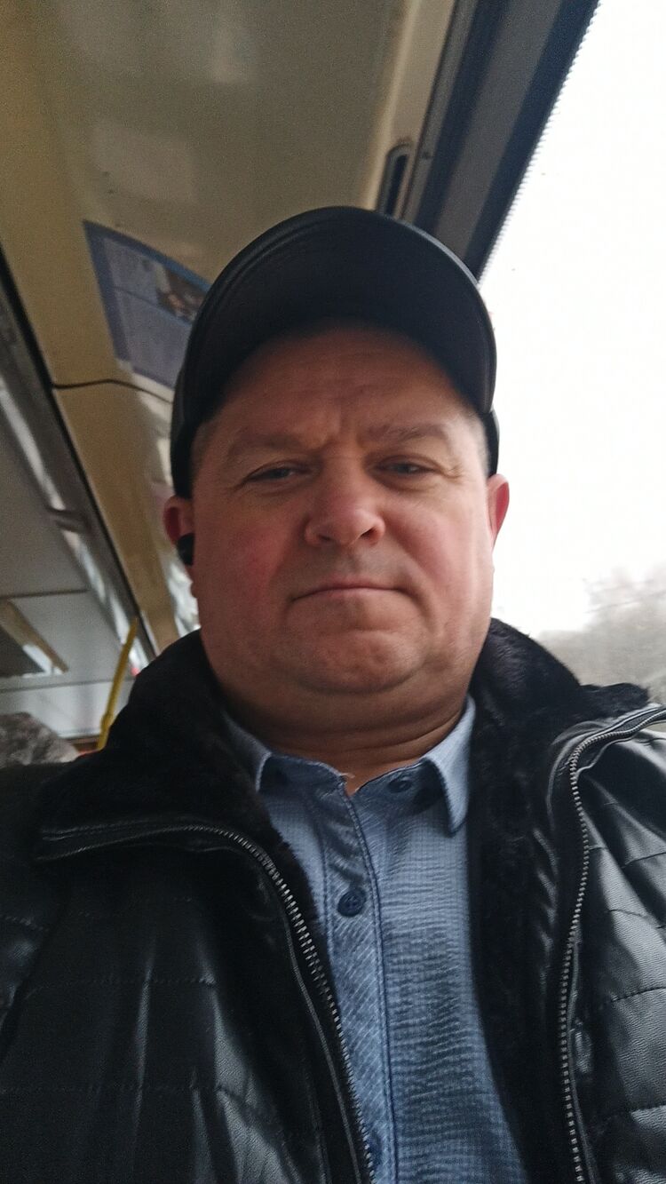  40055286  Vladimir, 45 ,    