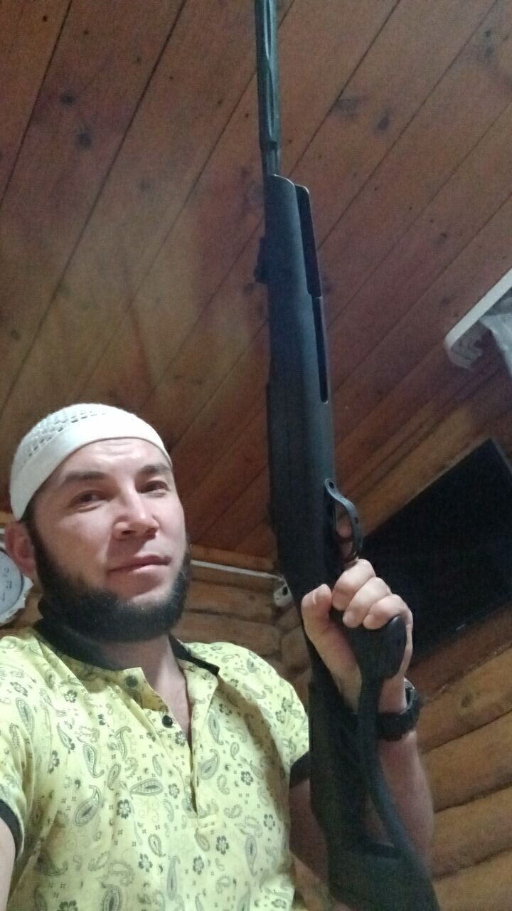  48077846  , 37 ,    