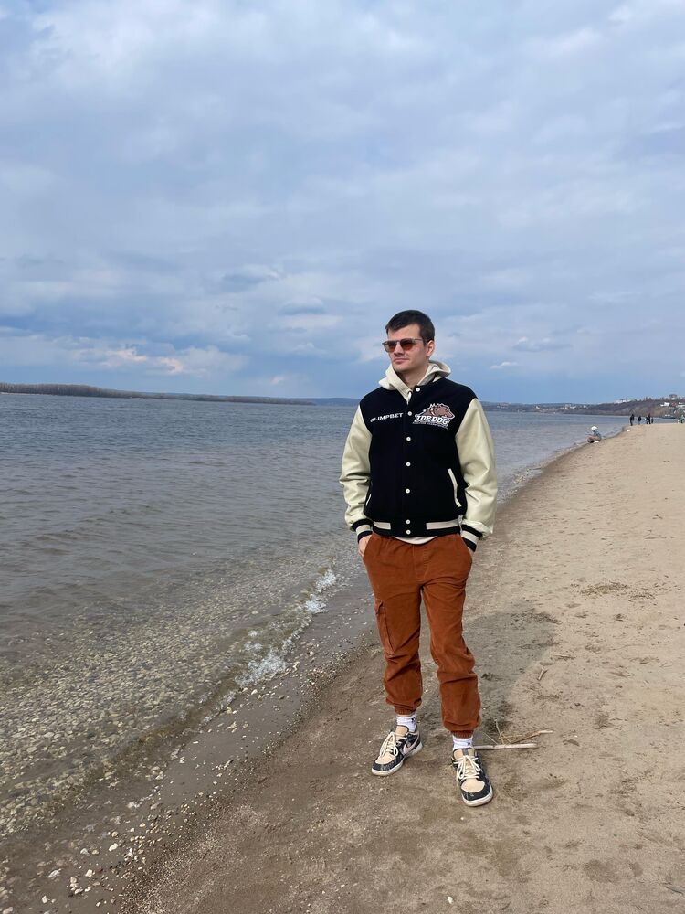  51421656  Arthur, 24 ,    