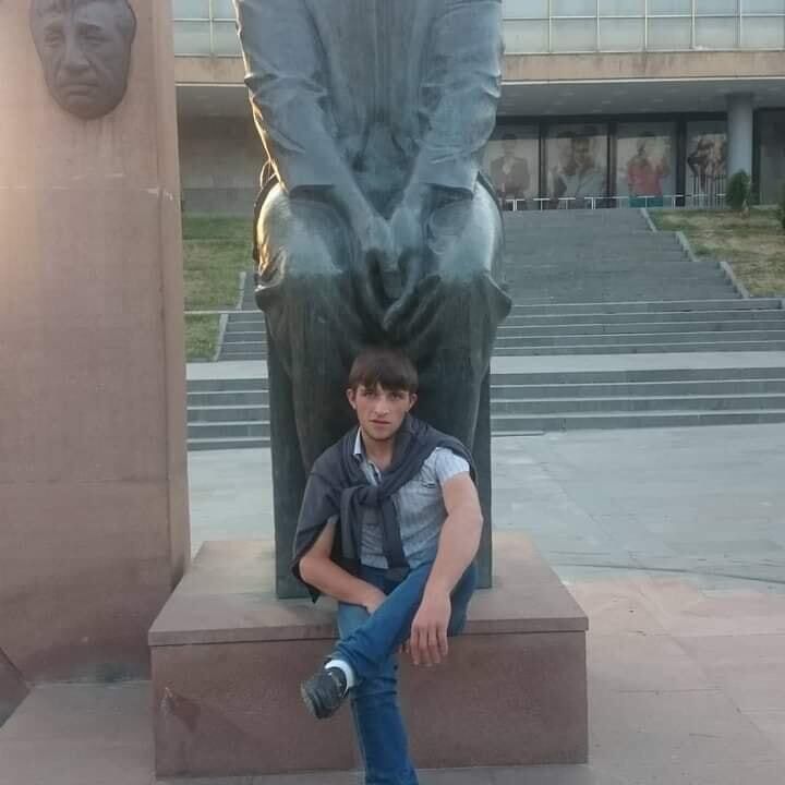  ,   Artur, 23 ,   ,   