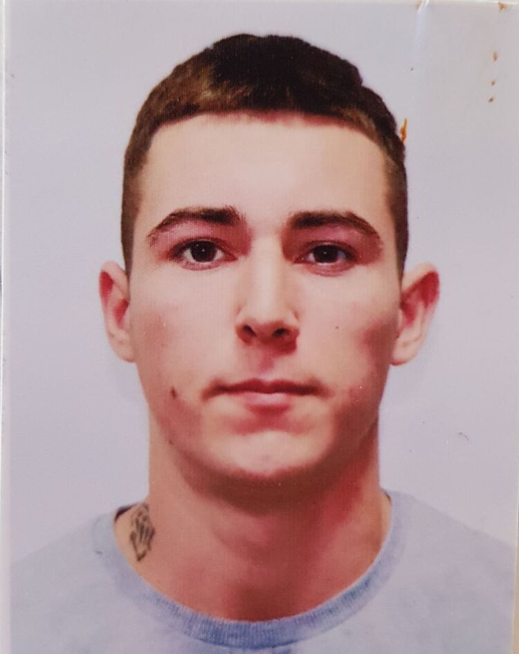  34585146  Aleksan, 24 ,    