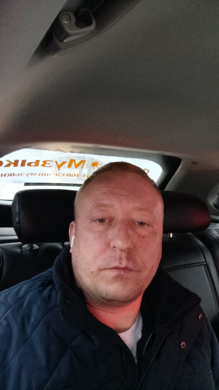  51105796  Anton, 41 ,    