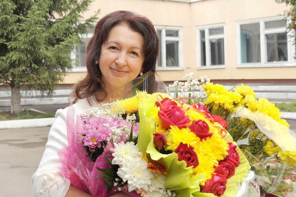  14709096  Anna, 61 ,    