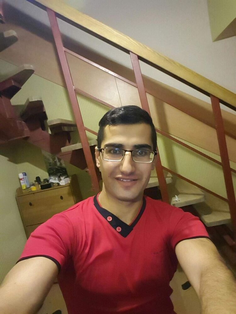  ,   Niki, 35 ,   