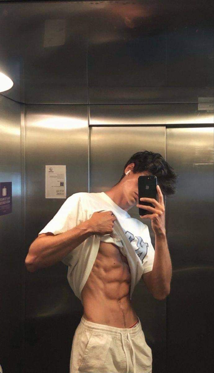  30761256  James, 28 ,    
