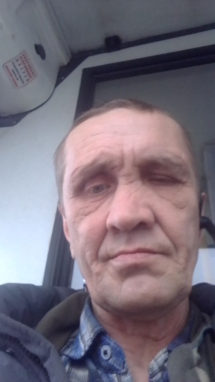  32889676  , 56 ,    