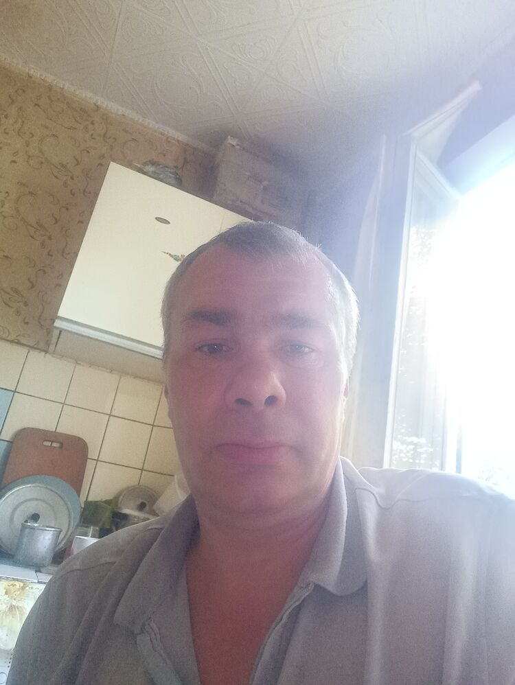 43789716  Vychaslav, 51 ,    