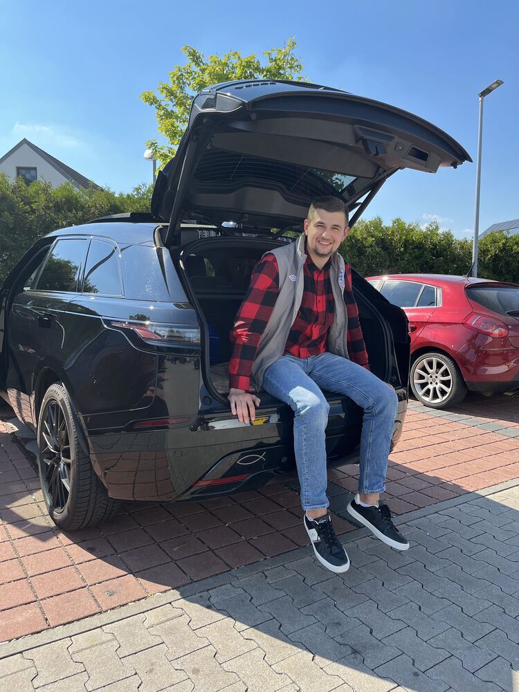  51563776  John, 25 ,    Stuttgart