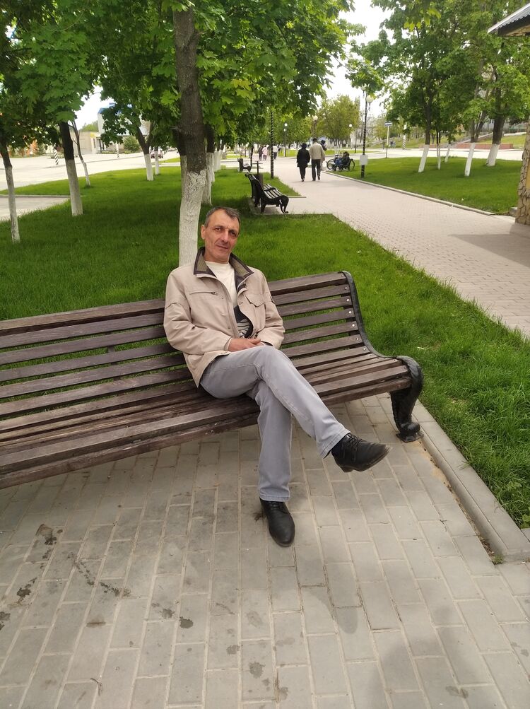  34558016  Artyom, 49 ,    