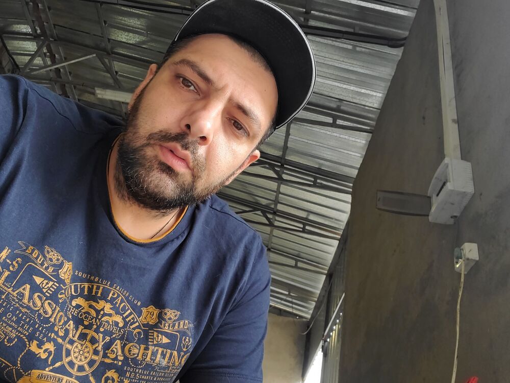  35954396  Lasha, 40 ,    