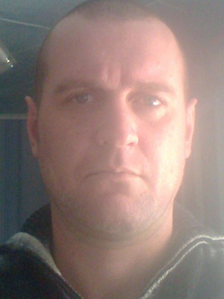  ,   Artur, 40 ,   ,   , c 