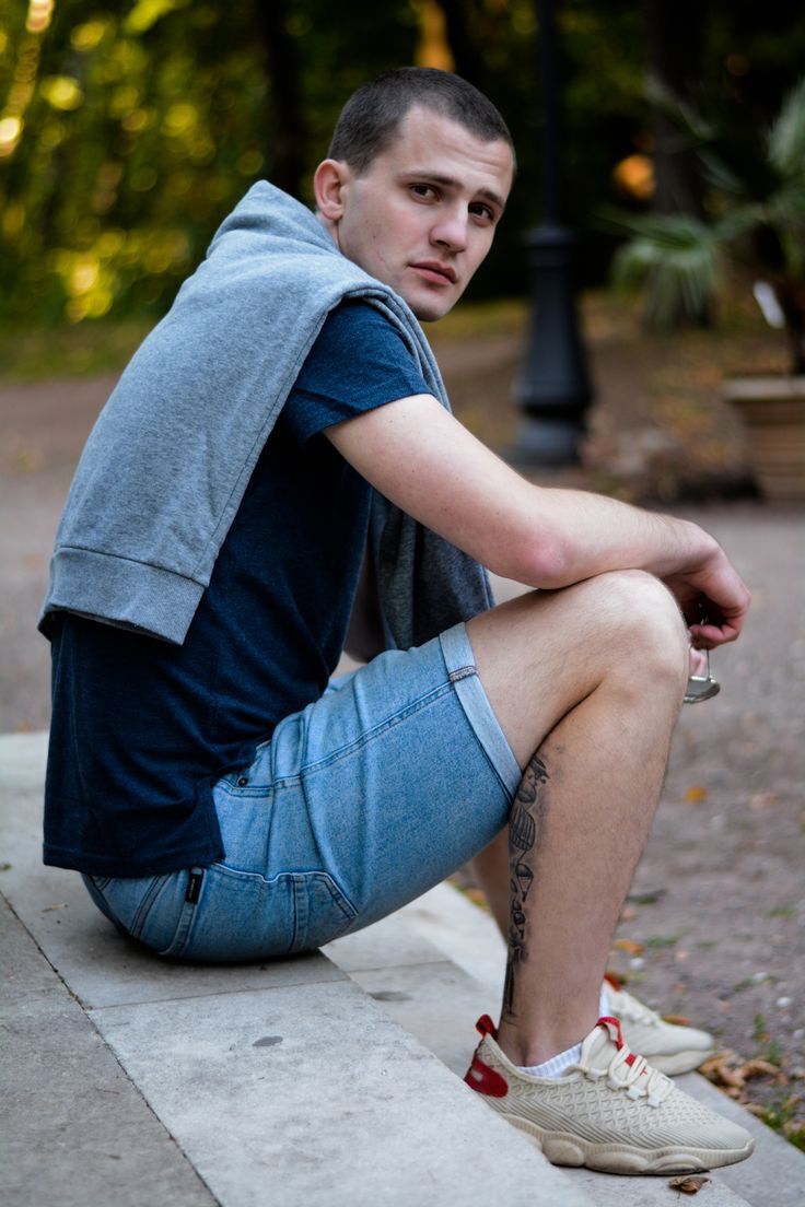  ,   Nazik, 22 ,   ,   , c , 