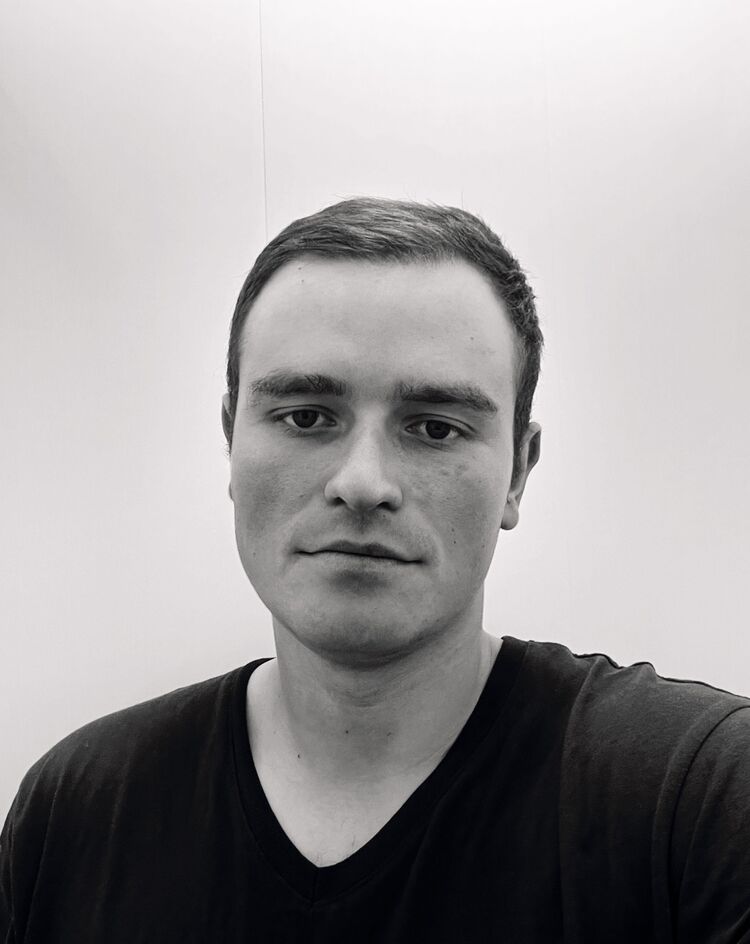  36461826  Denis, 28 ,    