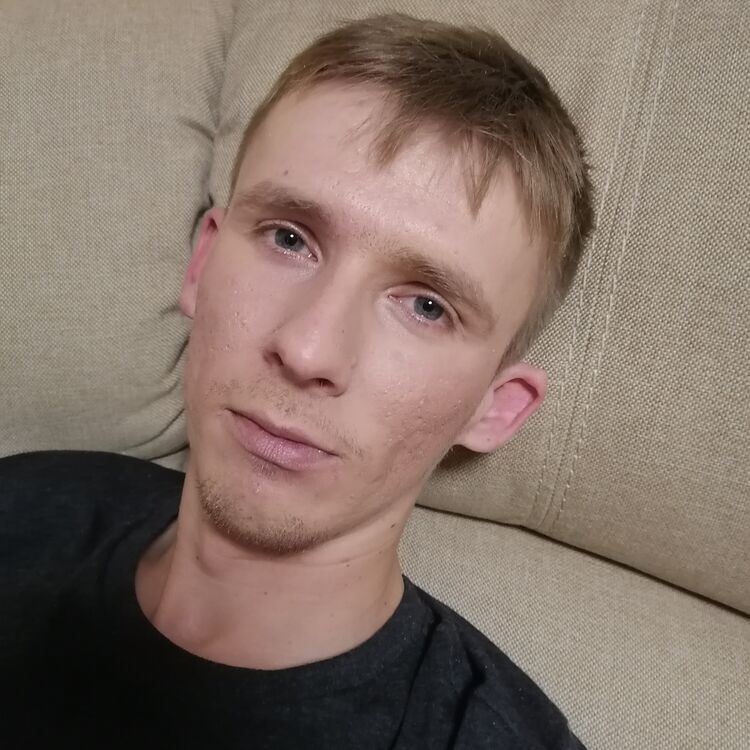  45601846  Denis, 28 ,    