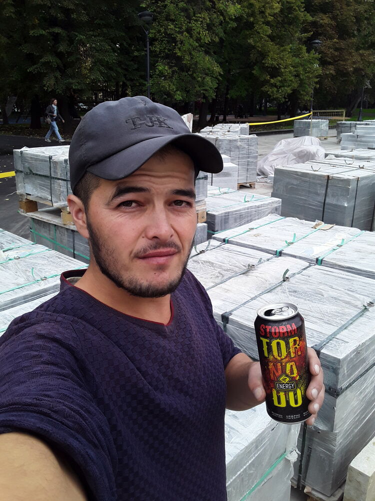  23894766  Amra, 27 ,    