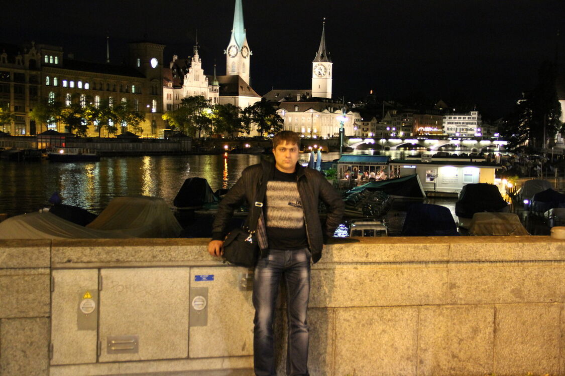  8395166  Alex, 44 ,    