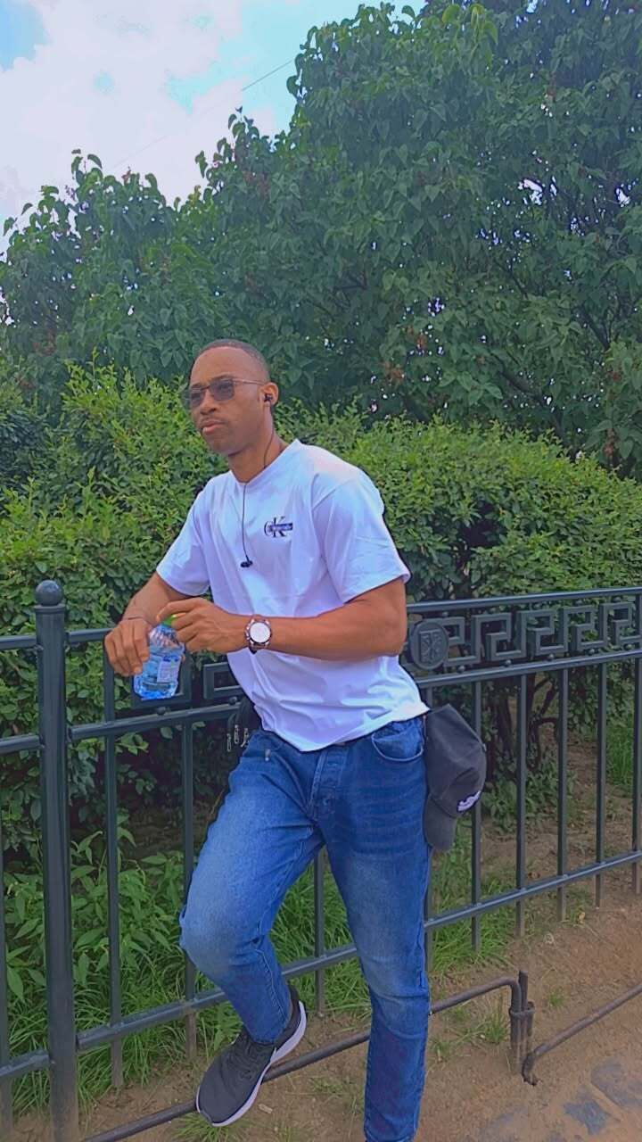  53880726  Mory Diawara, 26 ,    