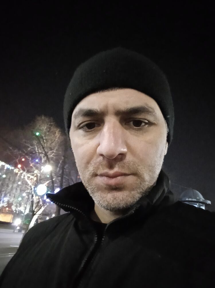  33181946  Nikolay, 40 ,    
