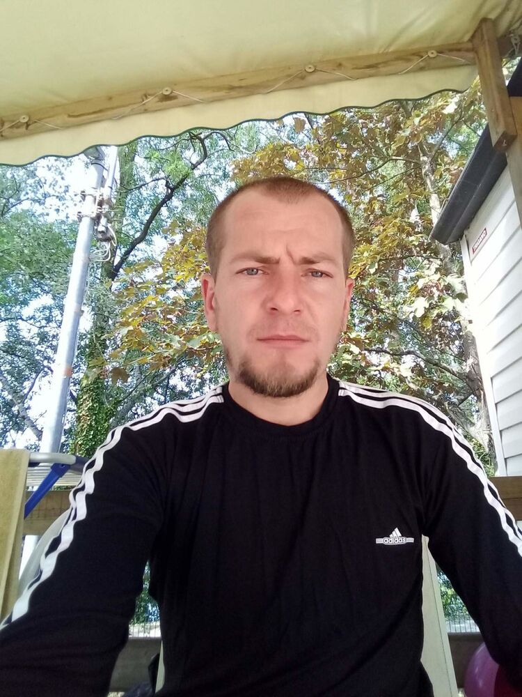  ,   Igor, 32 ,   ,   , c 