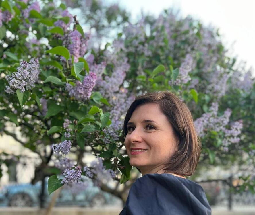  ,   Elena, 44 ,     , c 