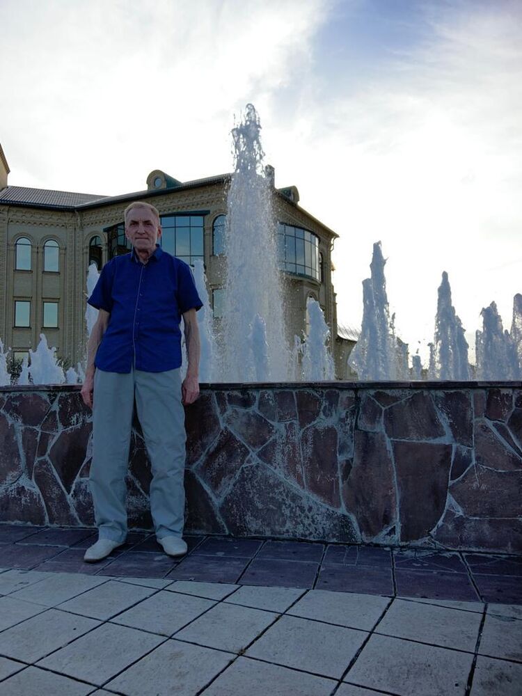  34329506  Viktor, 59 ,     