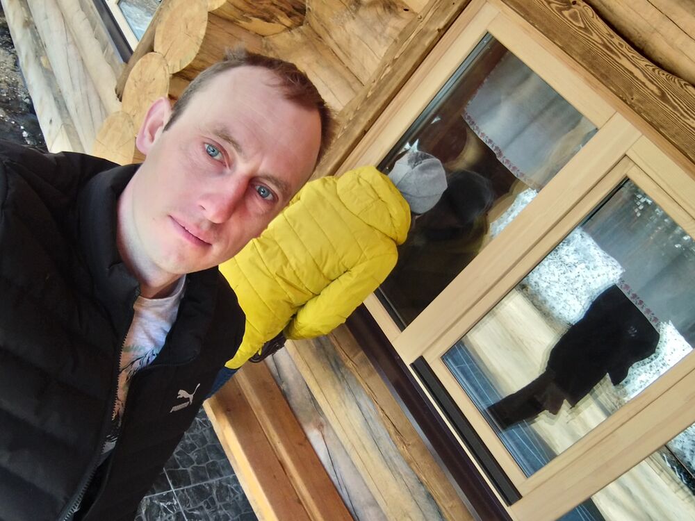  ,   Viktor, 38 ,   ,   , c , 