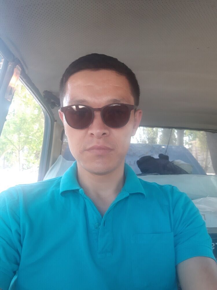  19985046  Xusanbek, 35 ,    