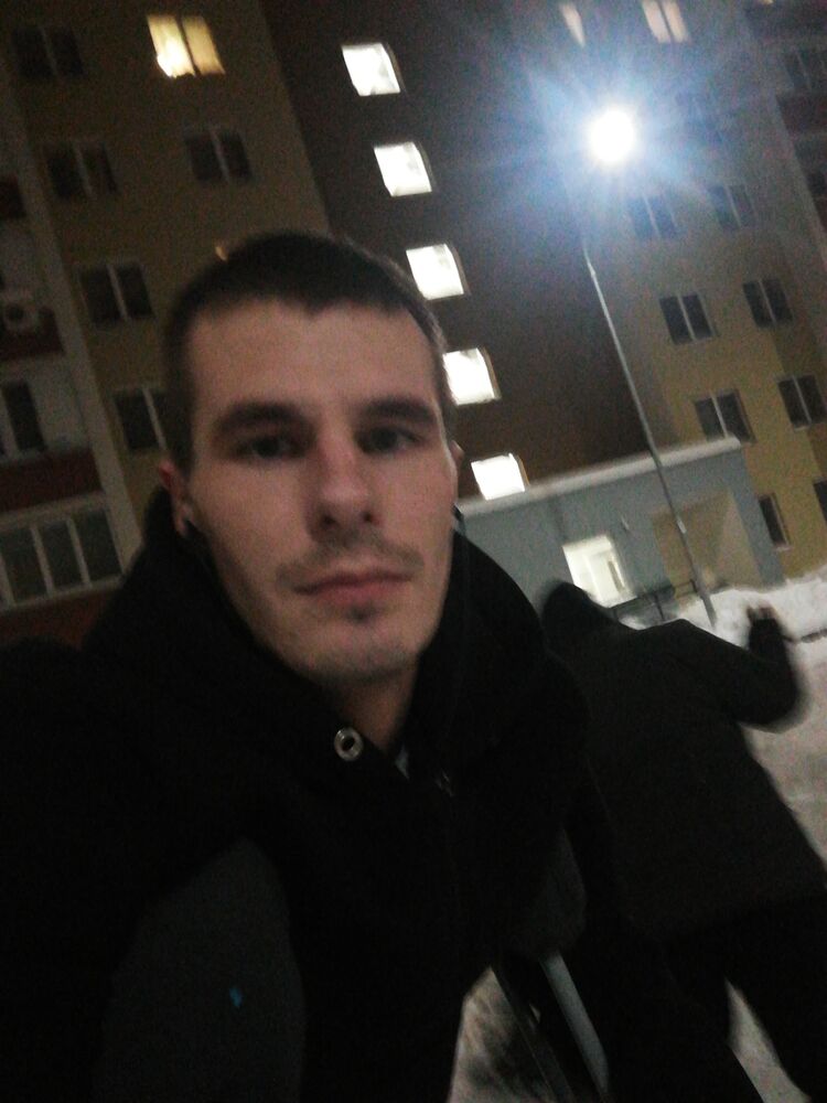  48382906  Vlad, 24 ,    