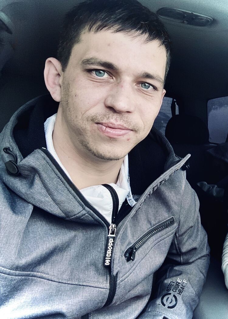  36523836  Ulzik, 37 ,    