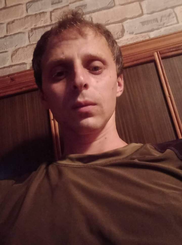  31043996  Bacho, 35 ,    