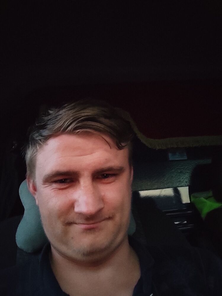  23880286  Denis, 34 ,    