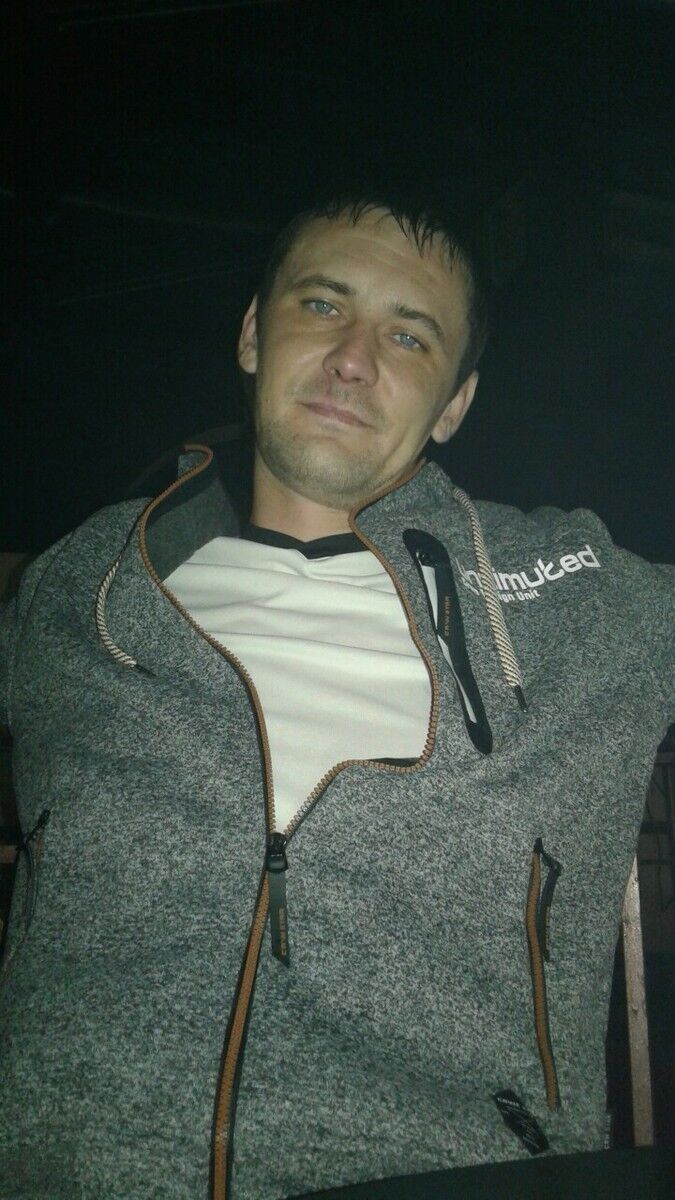  8464676  Alex, 40 ,    
