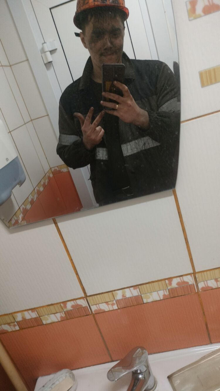  ,   Konstantin, 29 ,  
