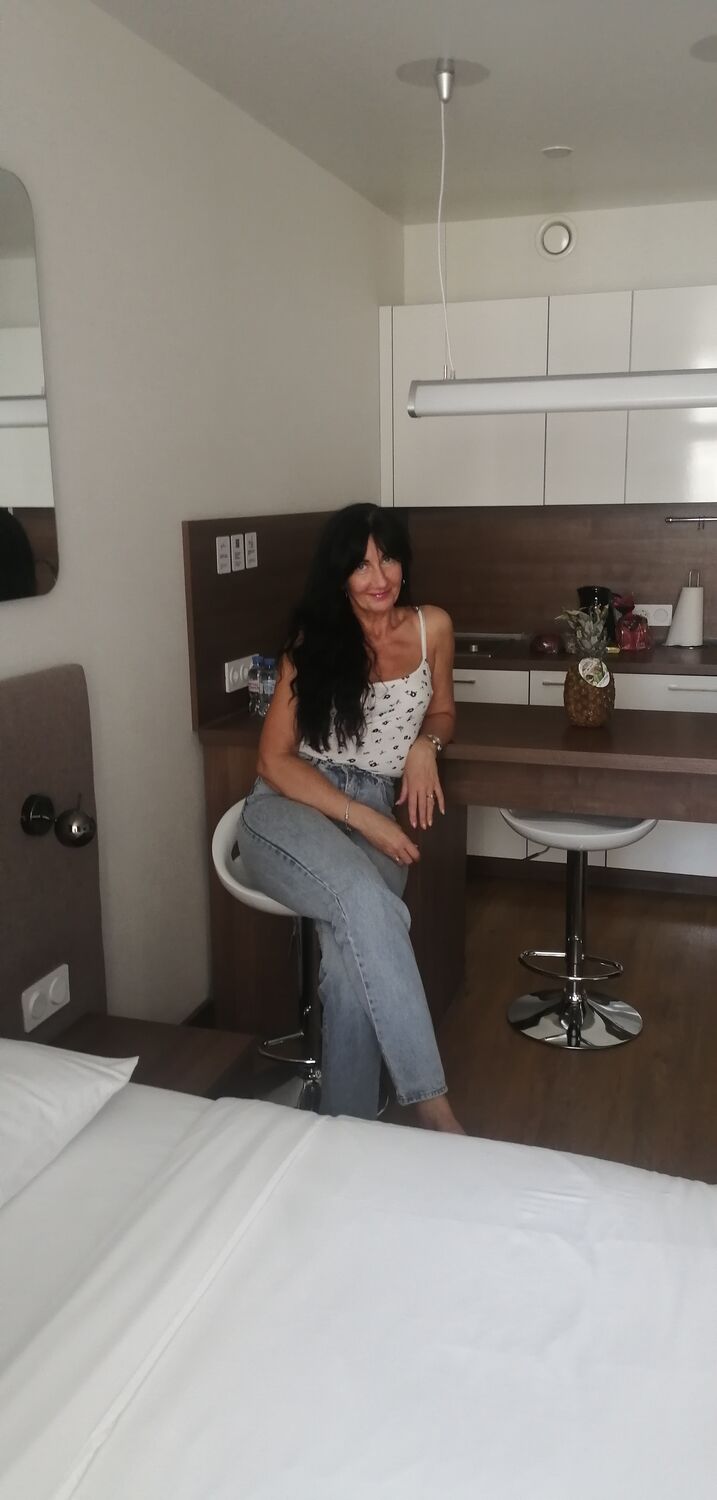  54143146  , 49 ,    -