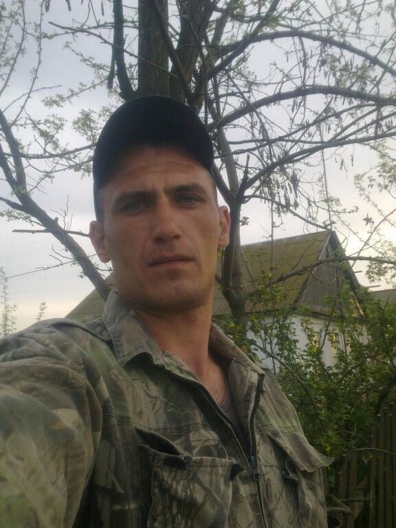  ,   Vlad, 43 ,   