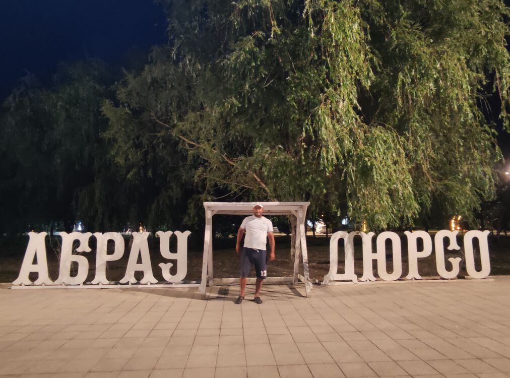  30556876  , 40 ,    